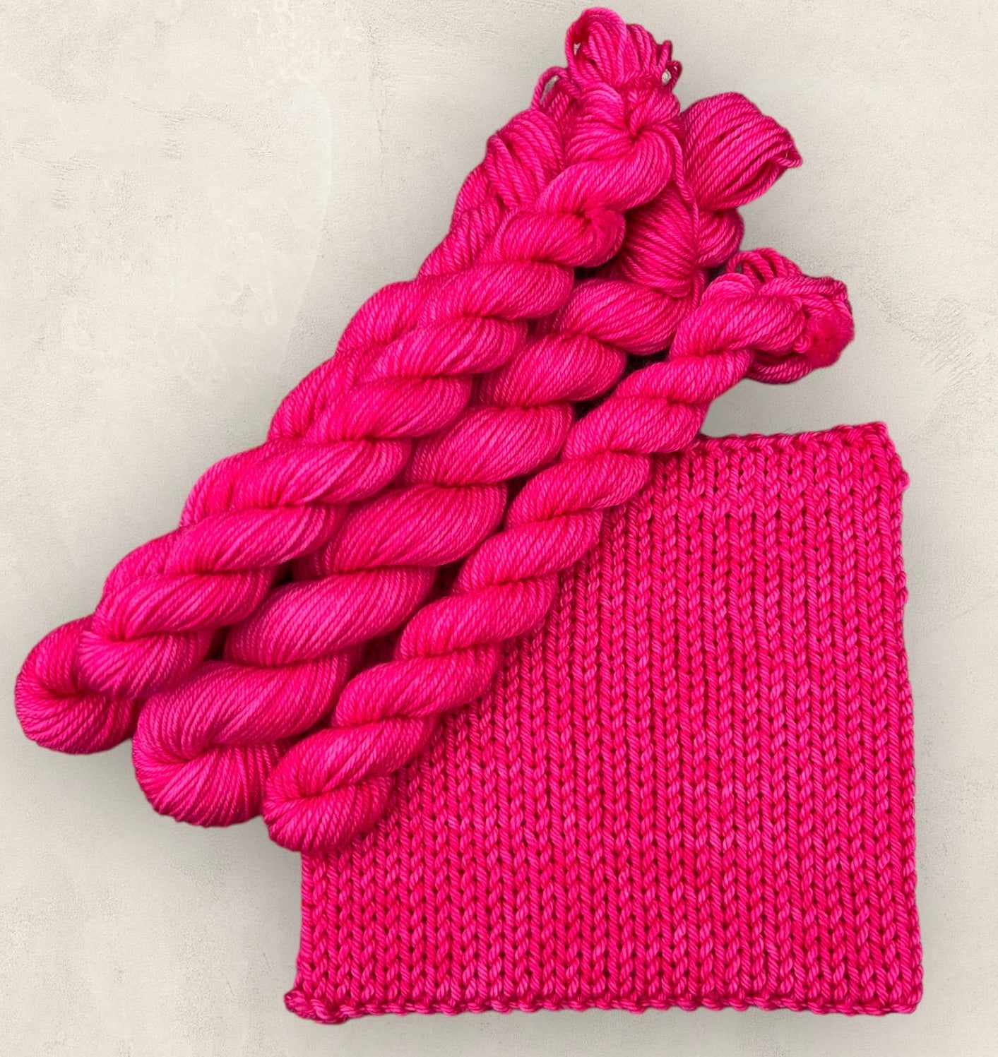4 Ply or DK Yarn 100g- 50g - 20g -10g Fuchsia P82 image 3