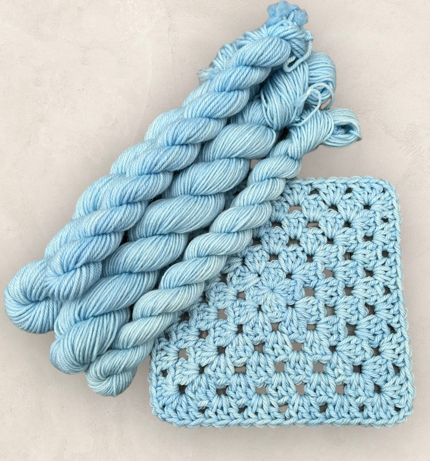 4 Ply or DK Yarn 100g- 50g - 20g -10g Baby Blue P82 image 4