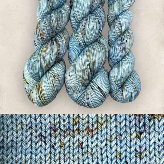 Mahoe Tweed Effect DK Hand Dyed Yarn