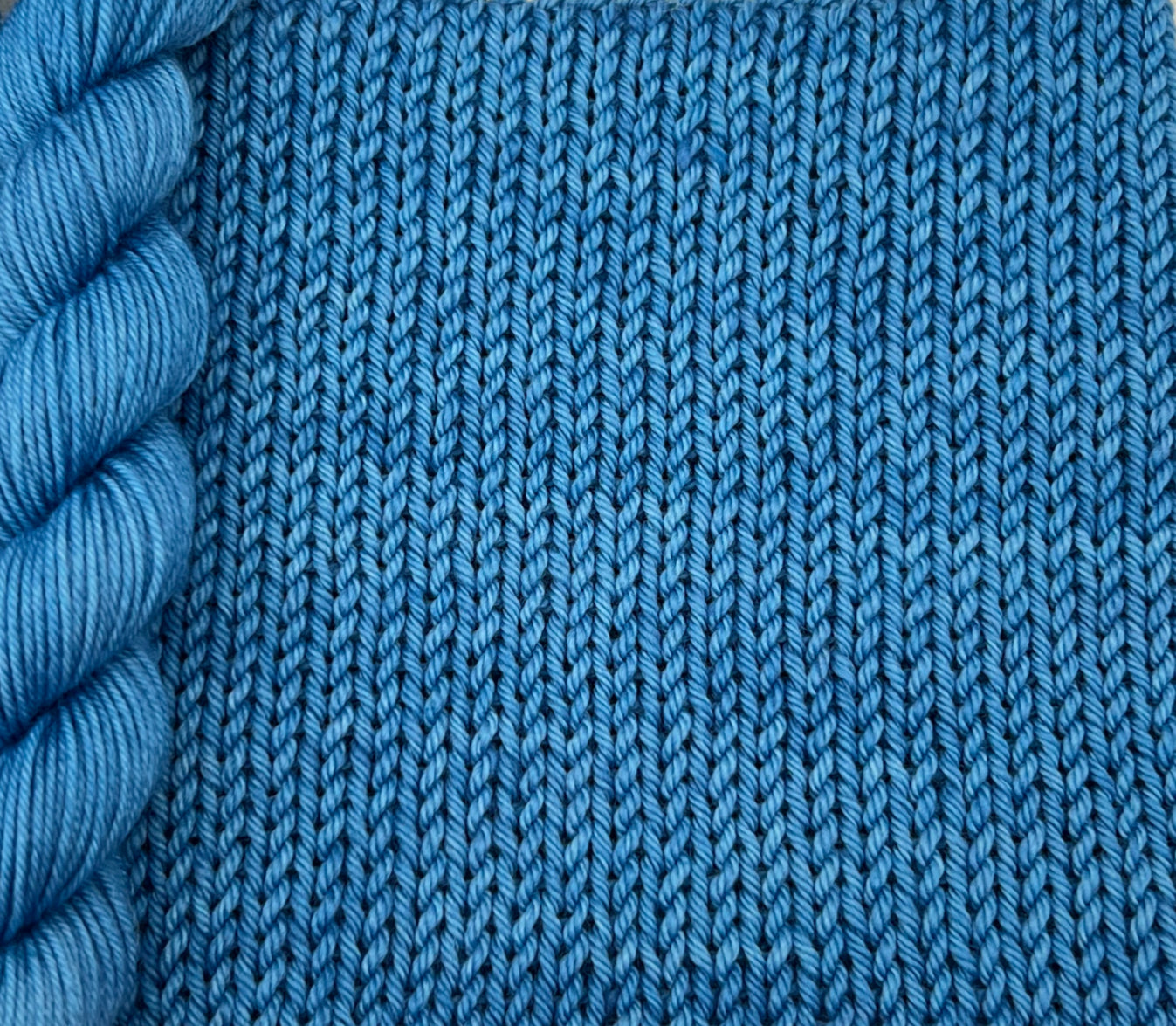 4 Ply / Sock or DK Yarn 100g- 50g - 20g -10g Indigo Denim Blue P338 image 0