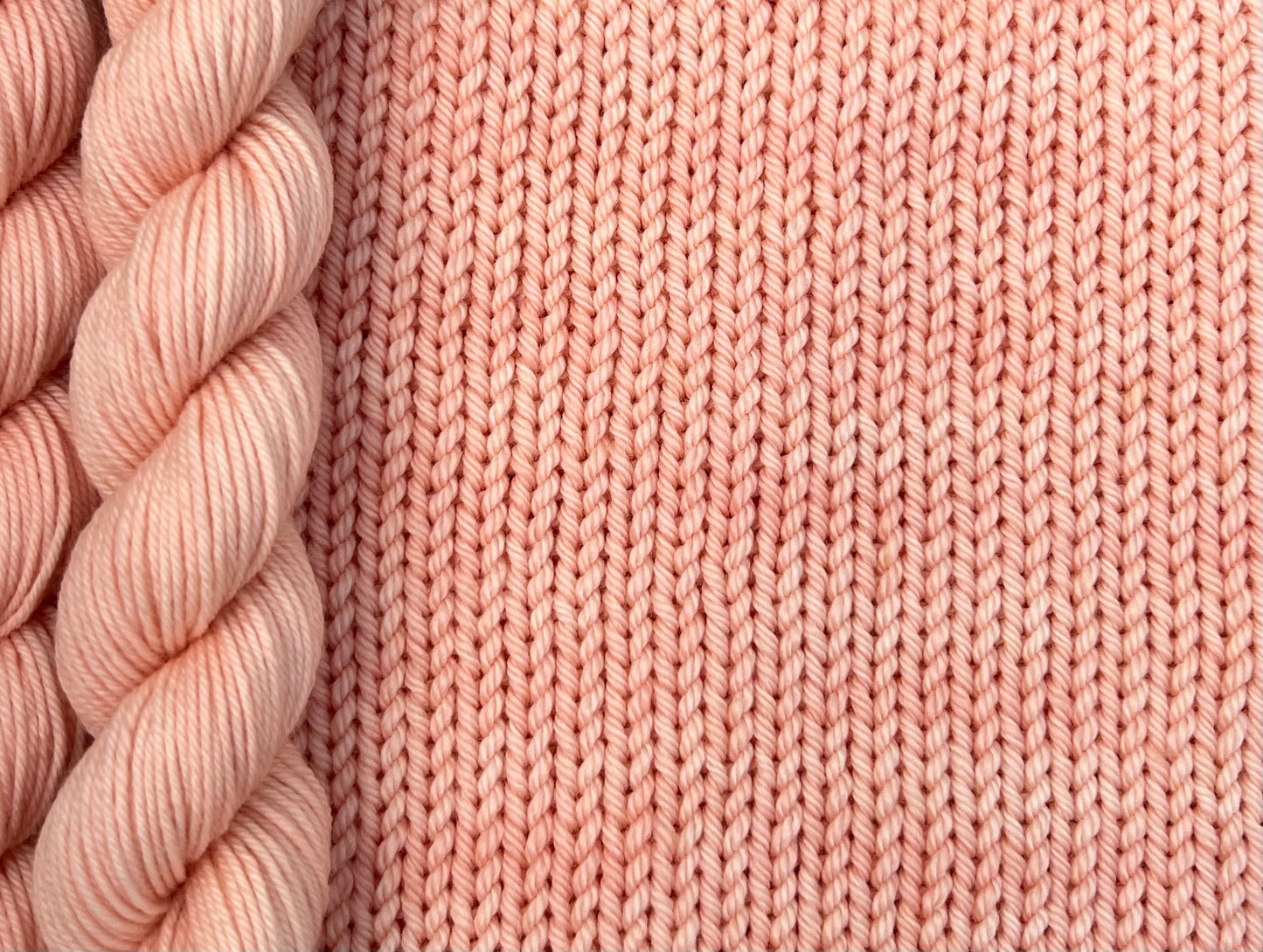 4 Ply or DK Yarn 100g- 50g - 20g -10g Pretty Peach M45 image 0