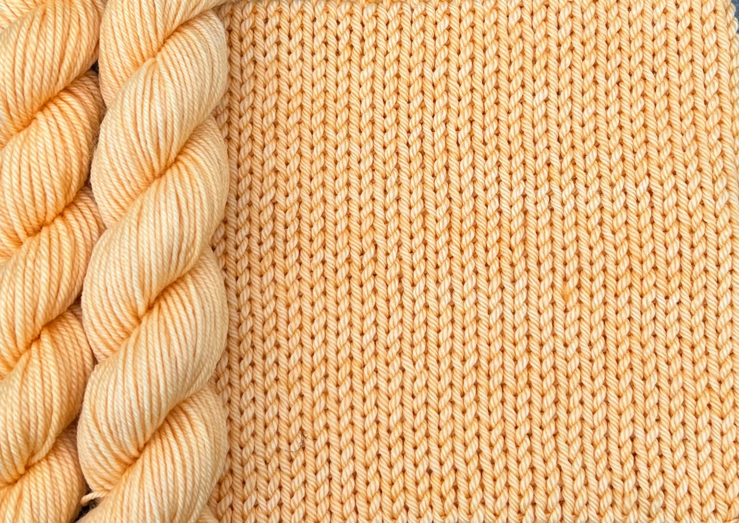 4 Ply or DK Yarn 100g- 50g - 20g -10g Soft Orange P71 image 0
