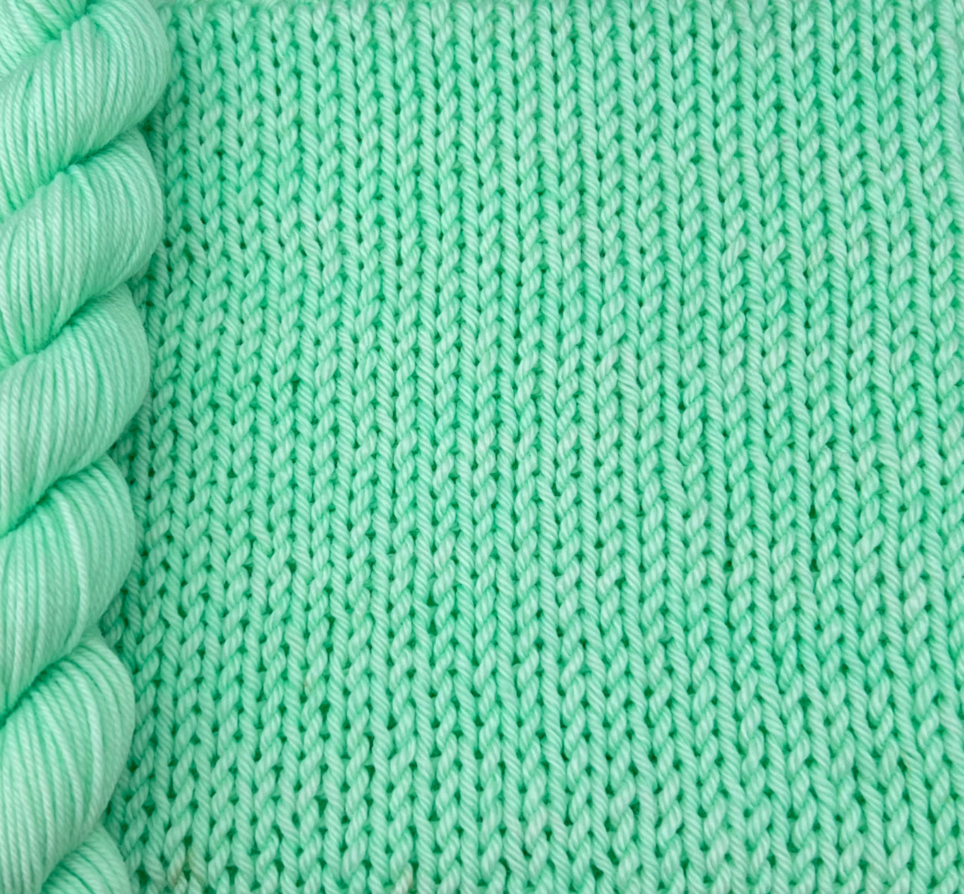 4 Ply or DK Yarn 100g- 50g - 20g -10g Spearmint Green P339 image 0