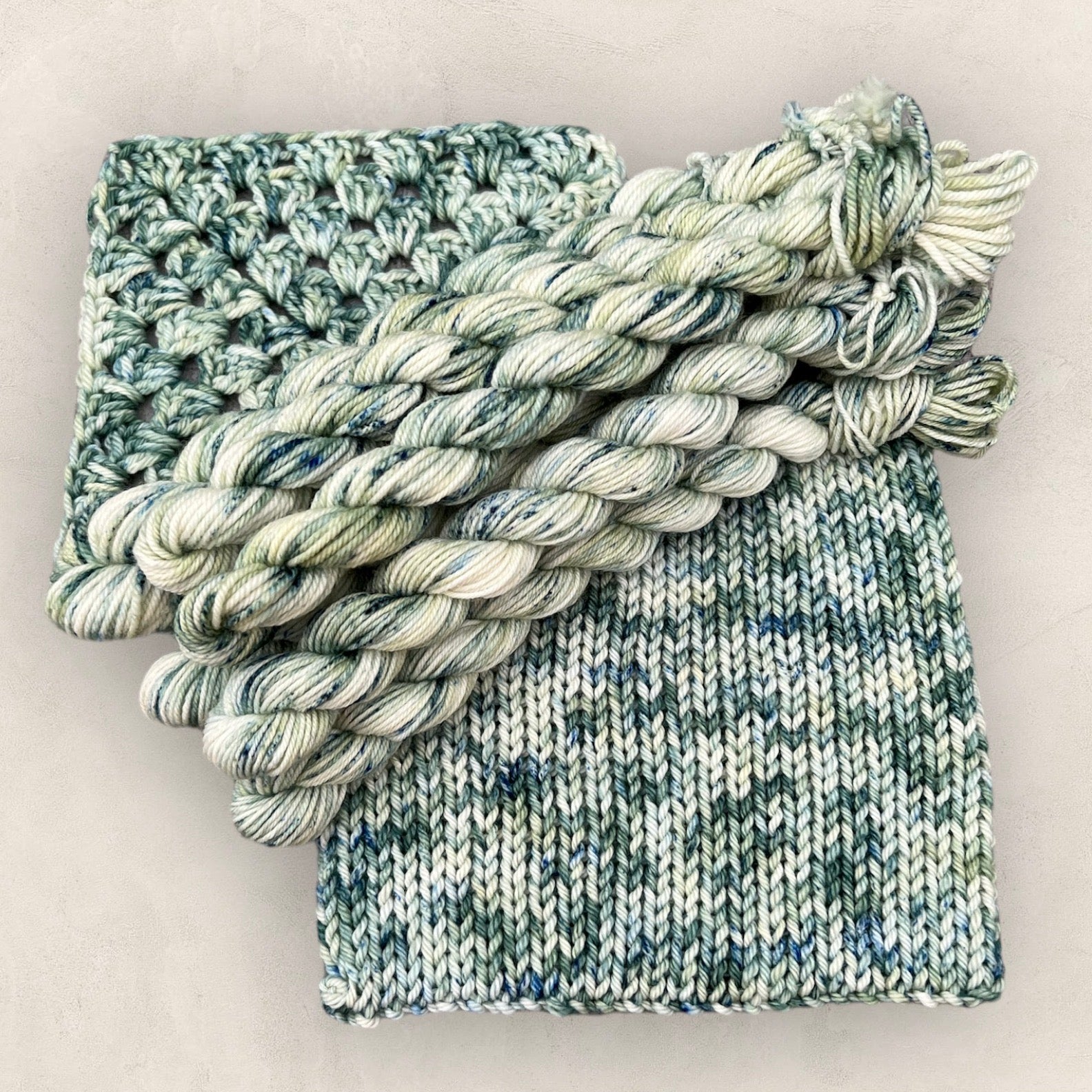 Forest Dew 4 Ply, DK Yarn 20g - 10g Mini Skein M84 image 0