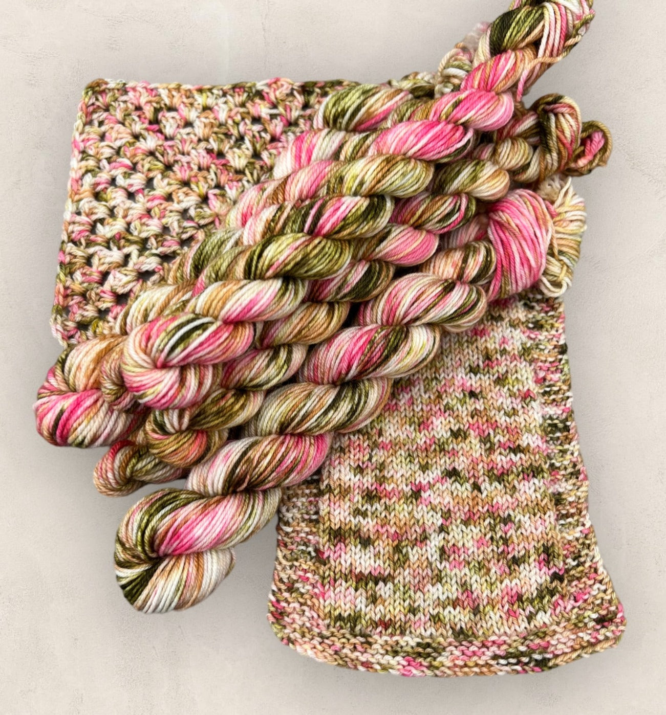 Christmas Rose 4 Ply, DK Yarn 20g - 10g Mini Skein M61 image 0