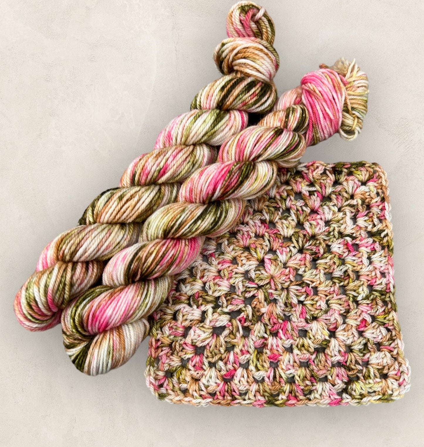 Christmas Rose 4 Ply, DK Yarn 20g - 10g Mini Skein M61 image 3