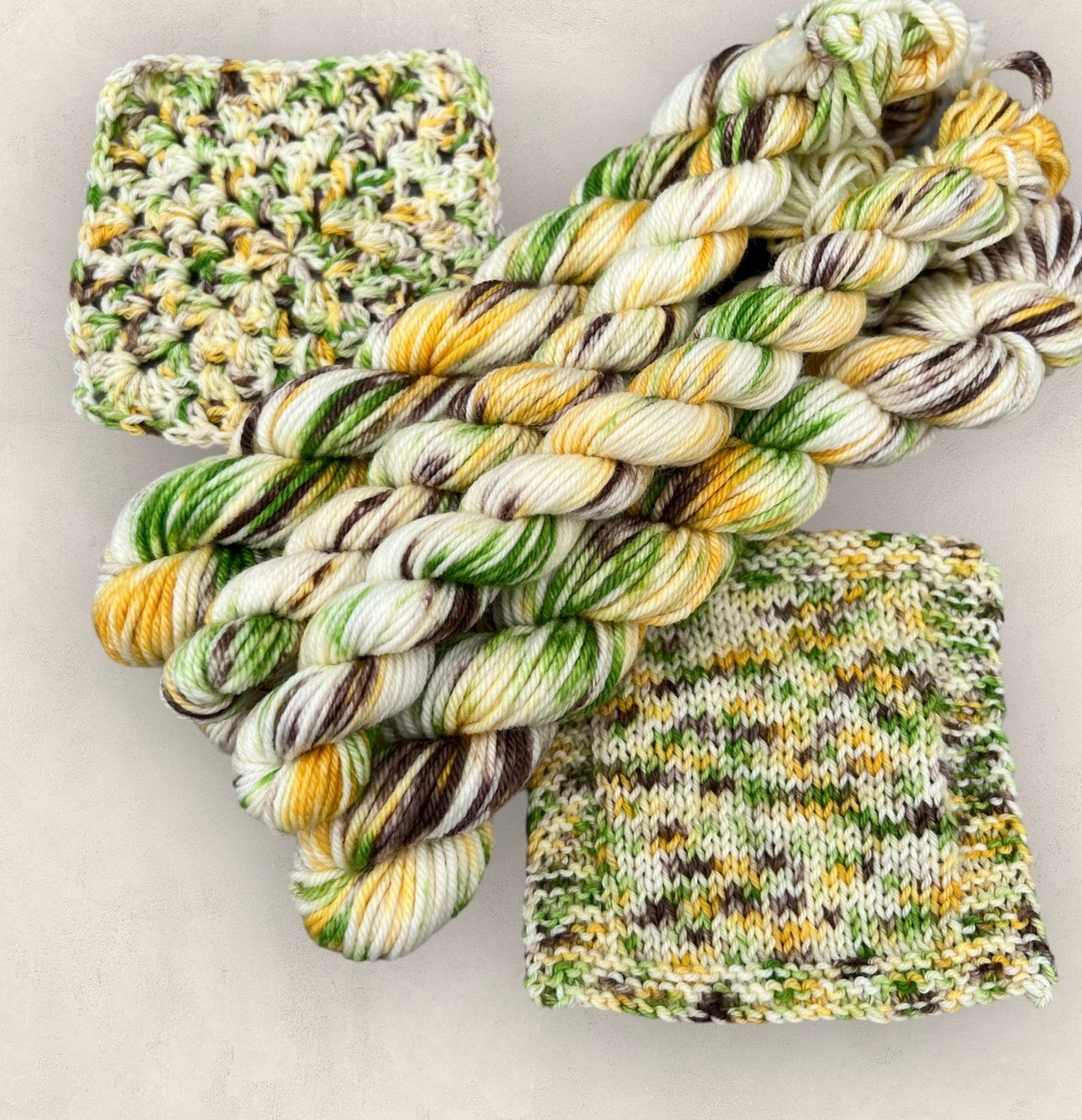 Sweet Apple - 4 Ply, or DK Yarn 20g - 10g Mini Skein M17 image 0