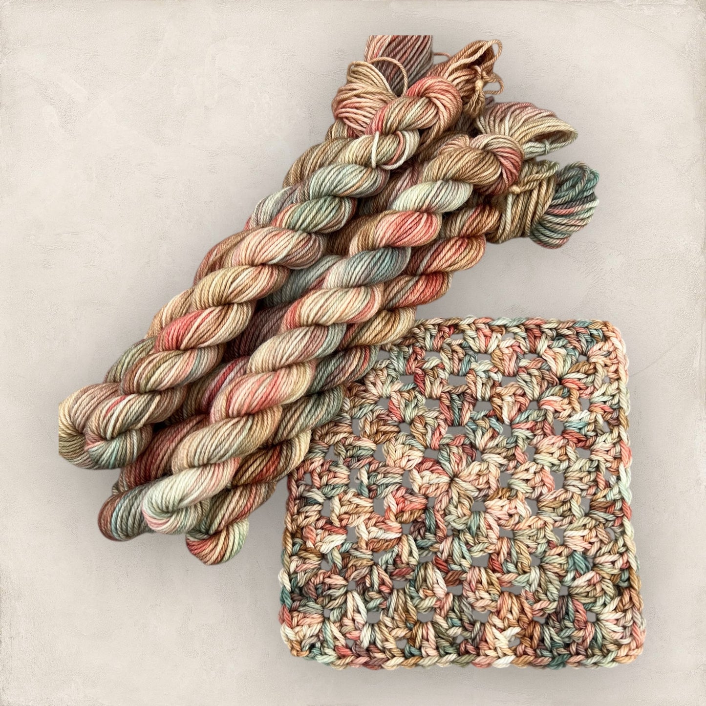 Vintage Charm 4 Ply - DK Yarn 20g - 10g Mini Skein P119