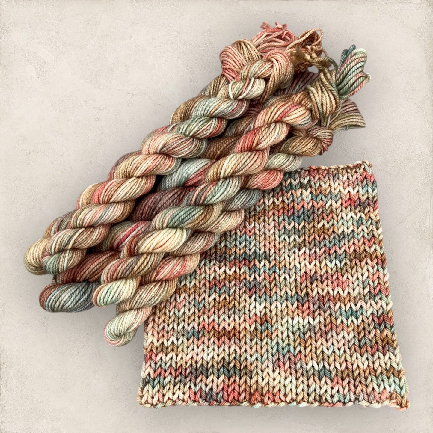 Vintage Charm 4 Ply - DK Yarn 20g - 10g Mini Skein P119