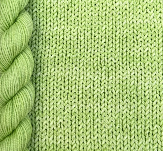 4 Ply or DK Yarn 100g- 50g - 20g -10g Apple Green M46 image 0