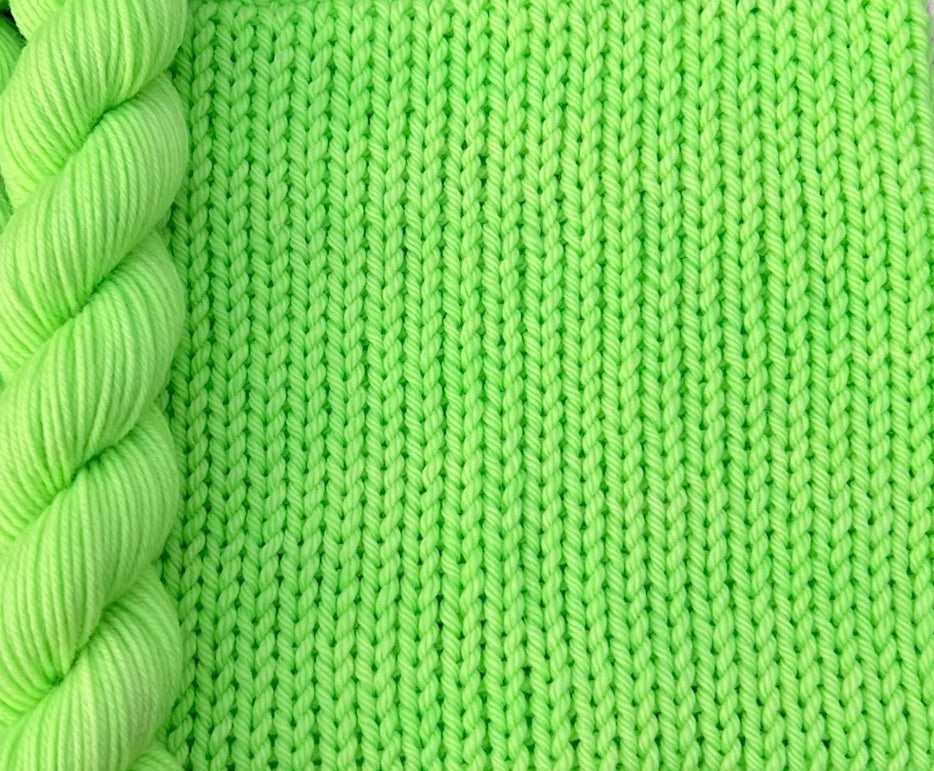 4 Ply or DK Yarn 100g- 50g - 20g -10g Neon Green P93 image 0