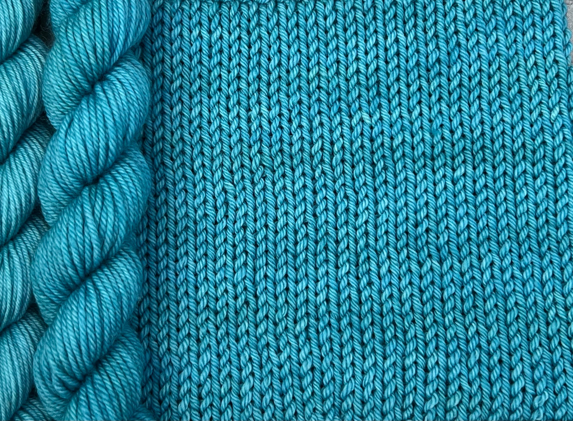 4 Ply or DK Yarn 100g - 50g - 20g - 10g Kingfisher M65 image 0