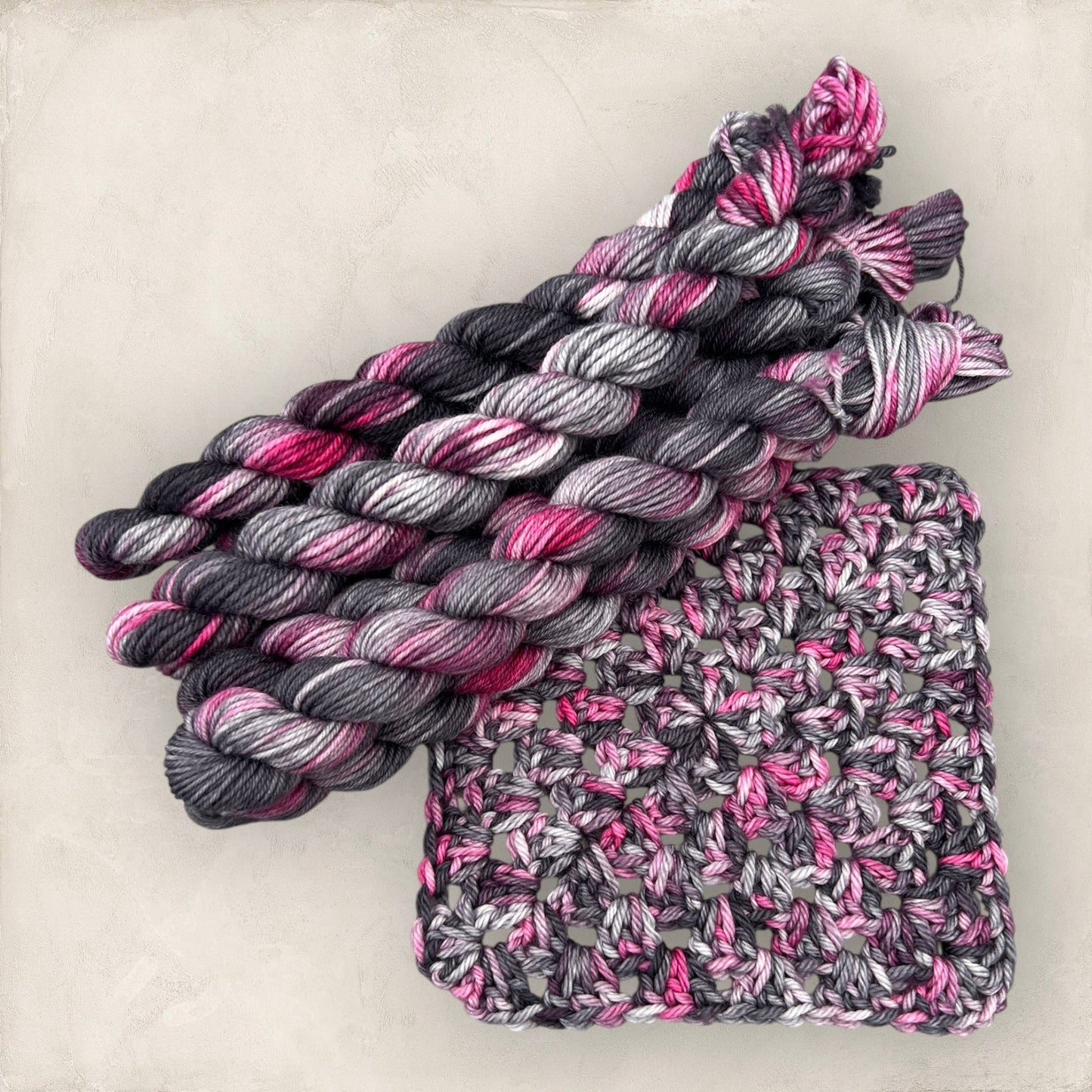 Midnight Blush 4 Ply - DK Yarn 20g - 10g Mini Skein
