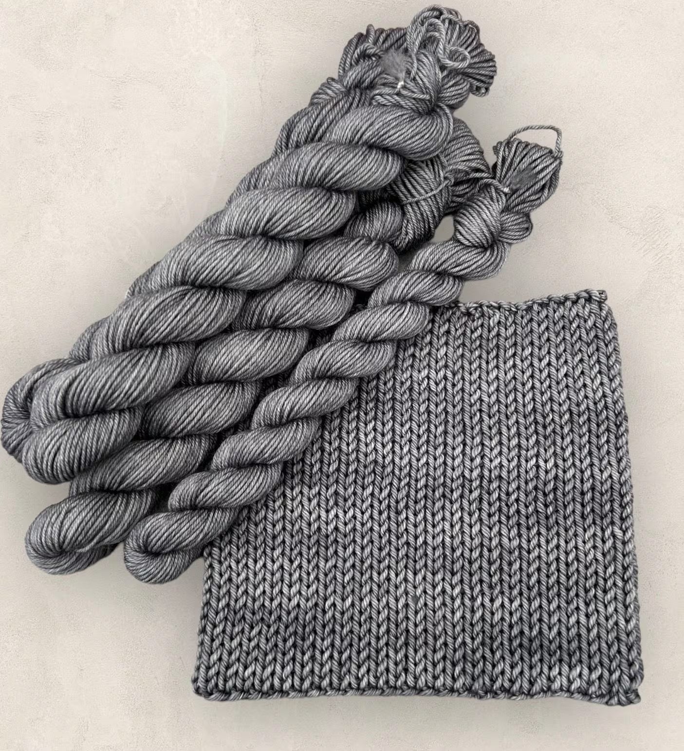 4 Ply or DK Yarn 100g- 50g - 20g -10g Skein grey M69