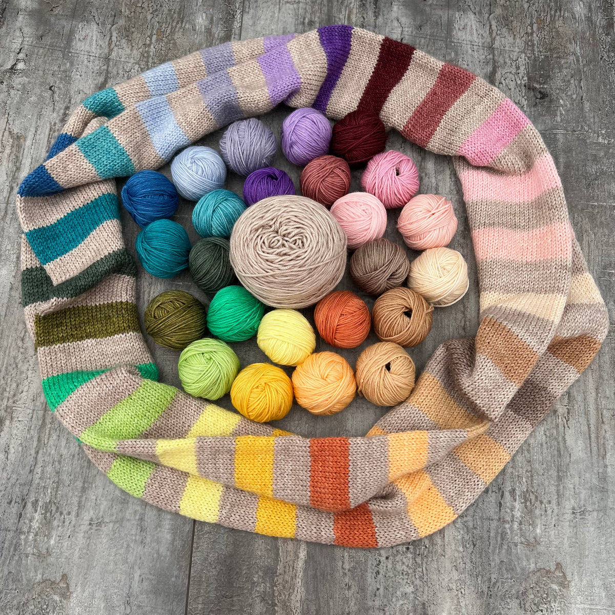 24 x 5g Mini Skein Balls + Main Skein Semi Solid Tonal