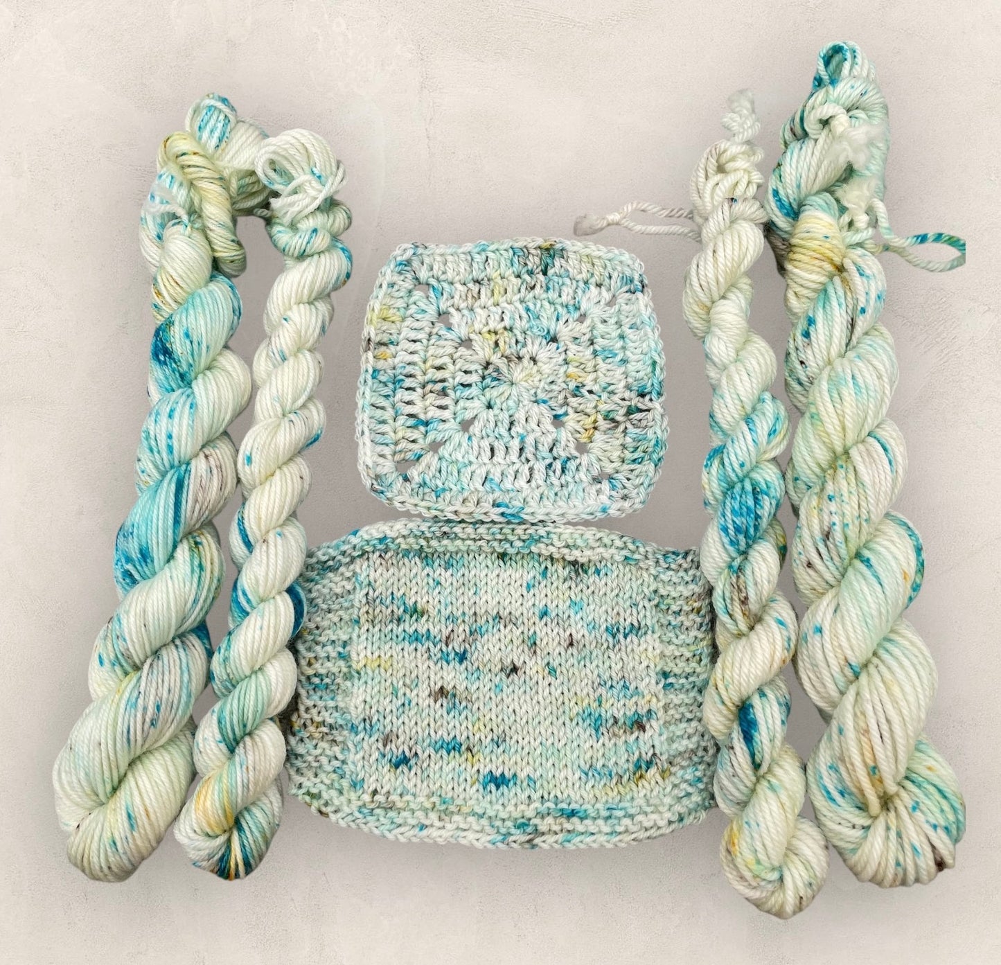 Oasis 4 Ply or DK Yarn 20g - 10g Mini Skein M19 image 2