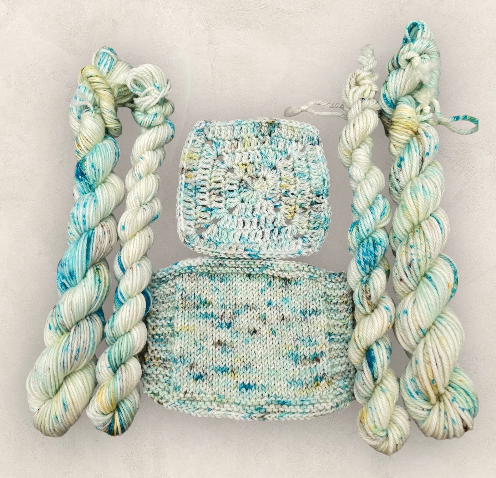 Oasis 4 Ply or DK Yarn 20g - 10g Mini Skein M19 image 2