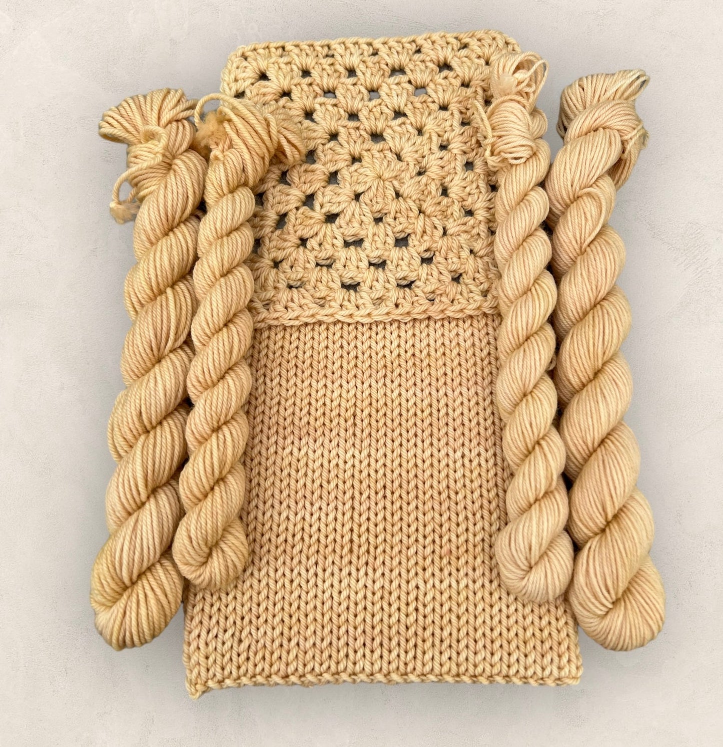 4 Ply or DK Yarn 100g- 50g - 20g -10g Straw P82 image 3