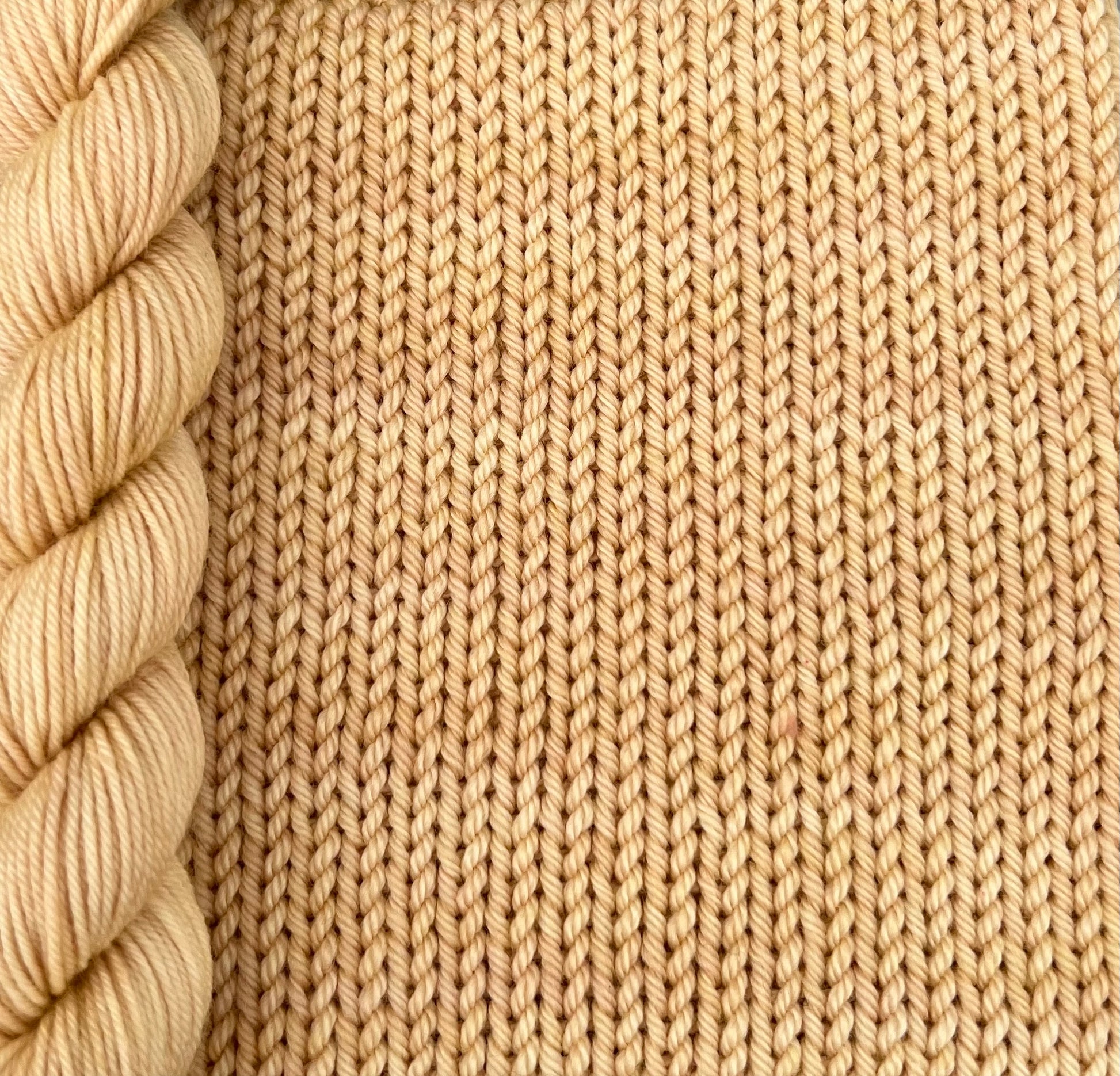 4 Ply or DK Yarn 100g- 50g - 20g -10g Straw P82 image 0
