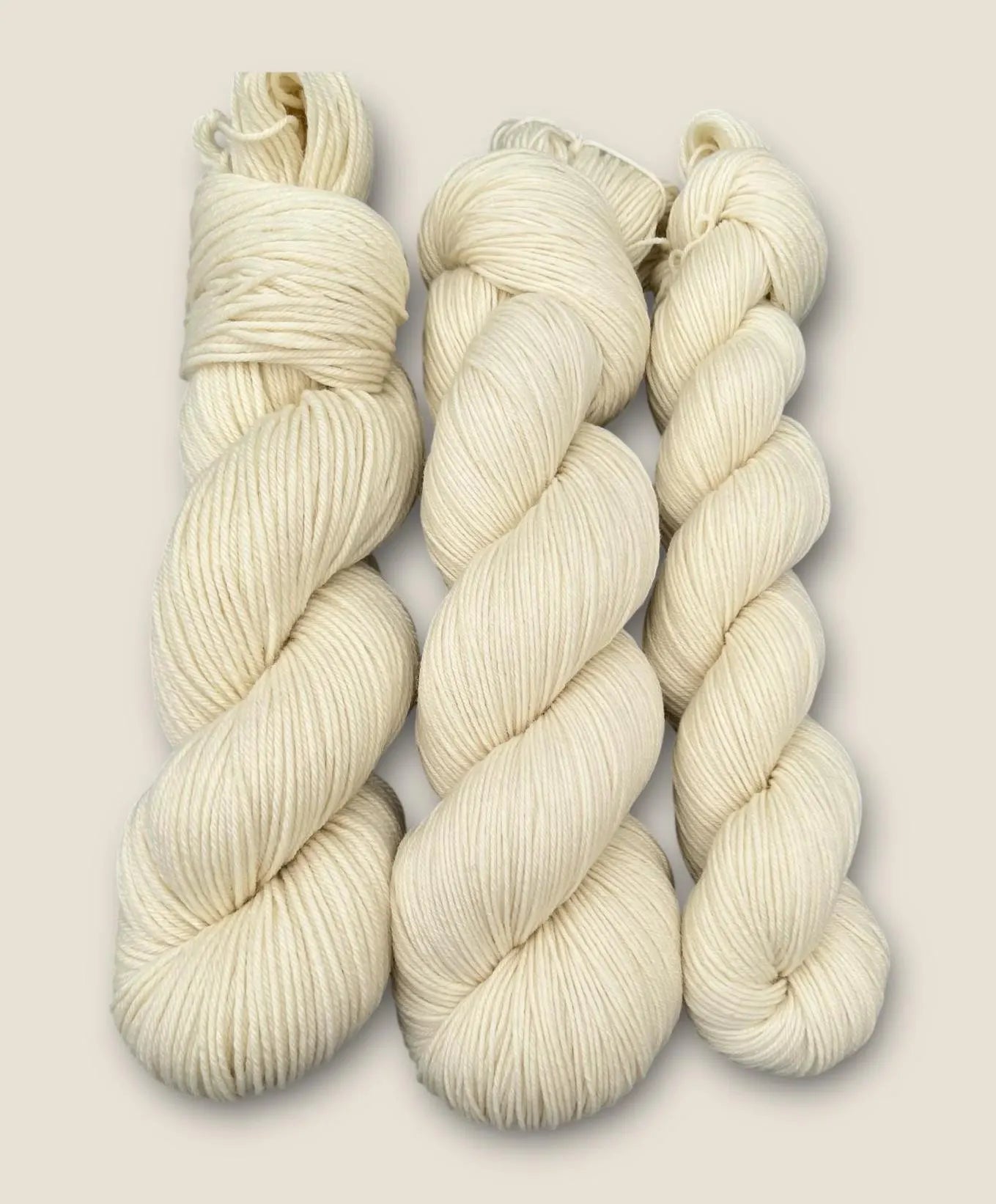 4 Ply or DK Yarn 100g- 50g - 20g -10g Skein Vanilla